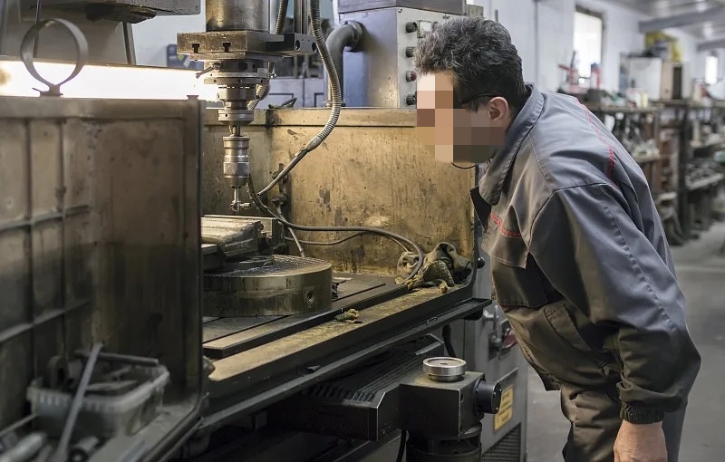 機(jī)床操作試切圖片