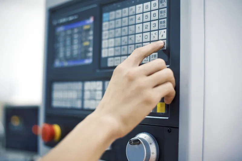 加工中心操機圖片